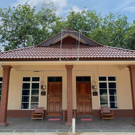 Nsjay Guest House Kampong Gong Balai Exterior photo
