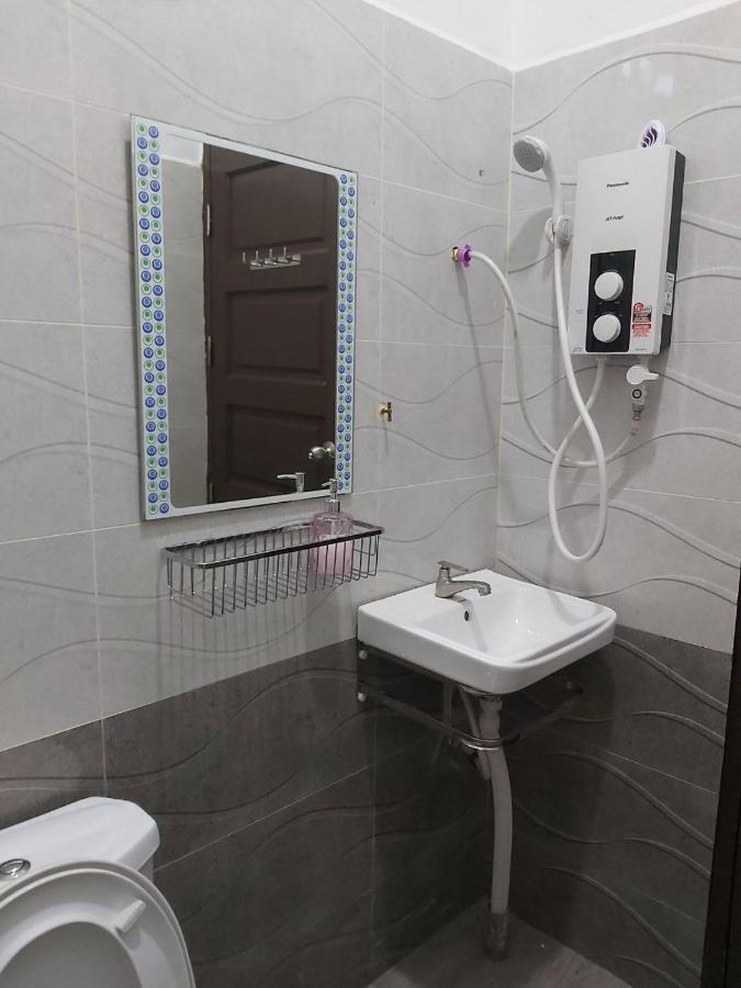 Nsjay Guest House Kampong Gong Balai Exterior photo