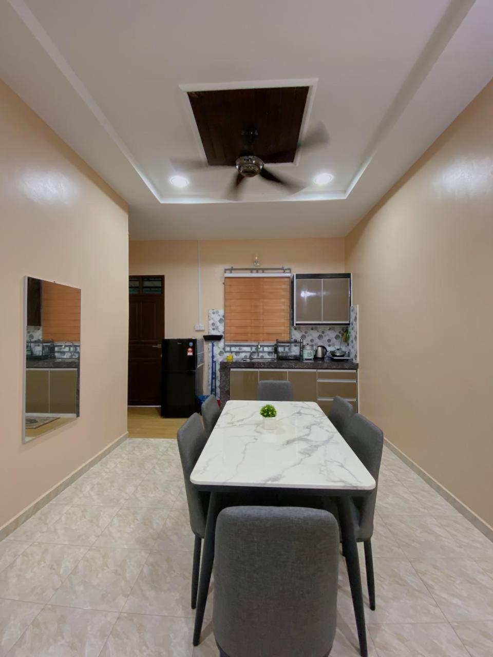 Nsjay Guest House Kampong Gong Balai Exterior photo