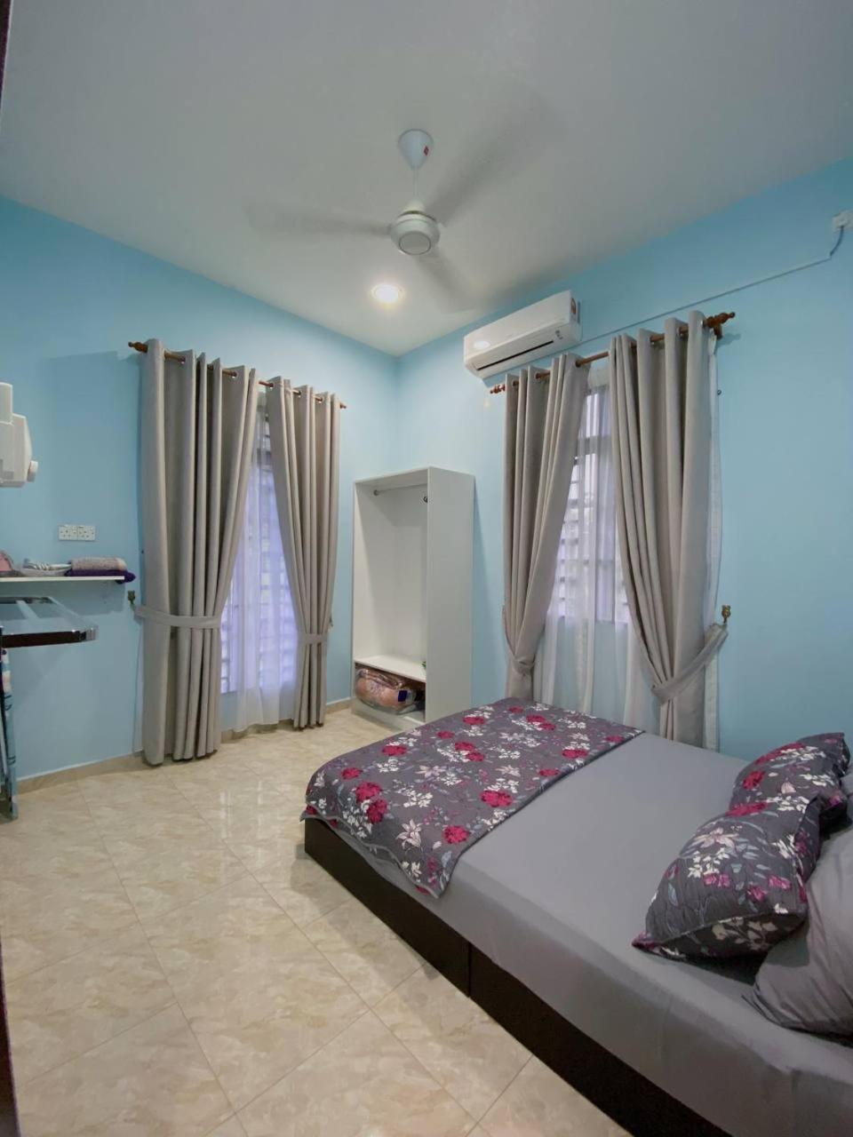 Nsjay Guest House Kampong Gong Balai Exterior photo