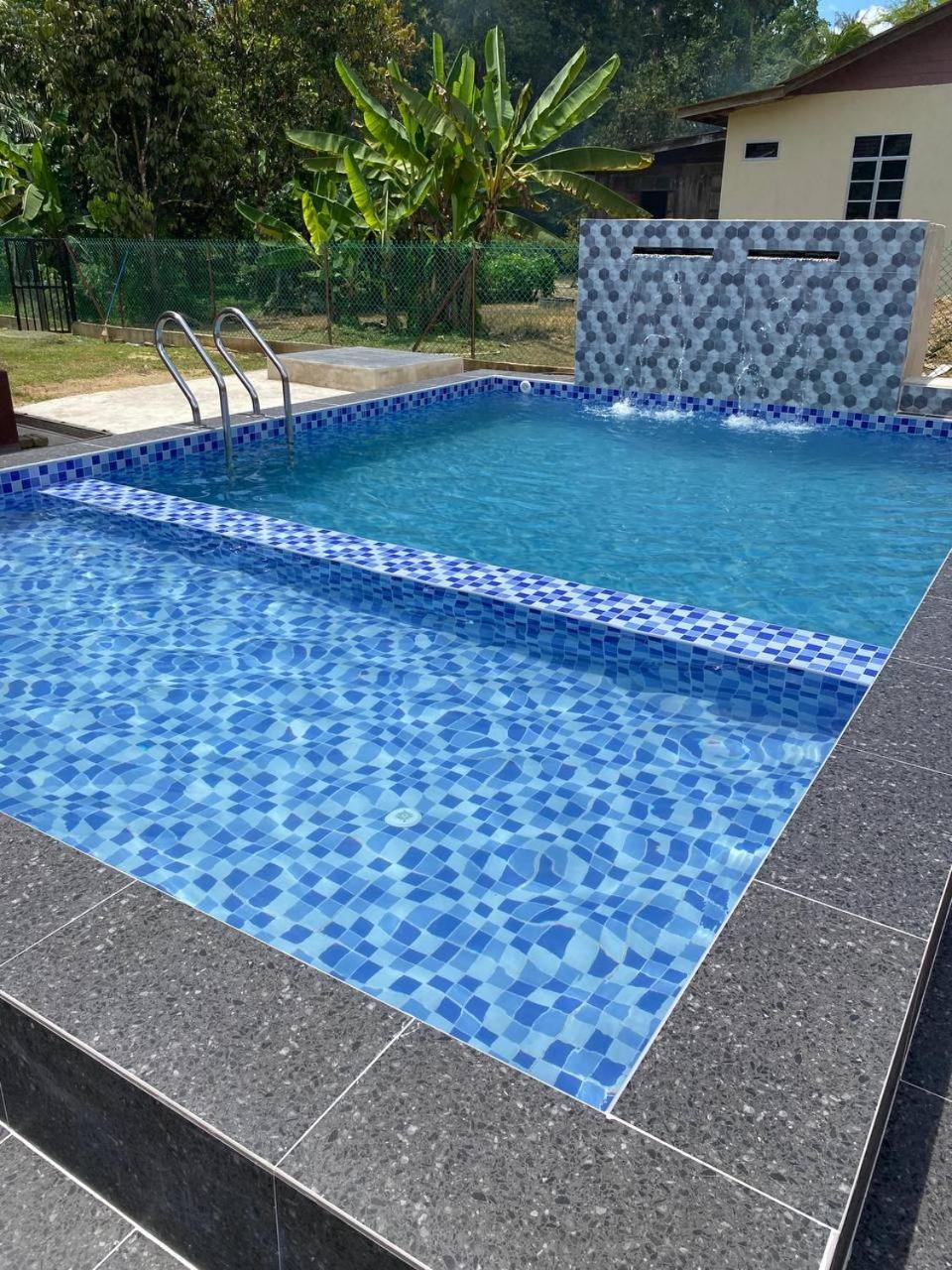 Nsjay Guest House Kampong Gong Balai Exterior photo